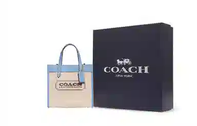 COACH Field 22 Logo Tote
