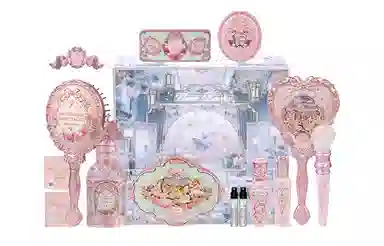 花知晓 仲夏夜 流萤蝴蝶云肩礼盒彩妆套装 易上色自然服帖