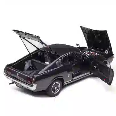 AUTOart 118 LIFTBACK 2000GT (RA25)