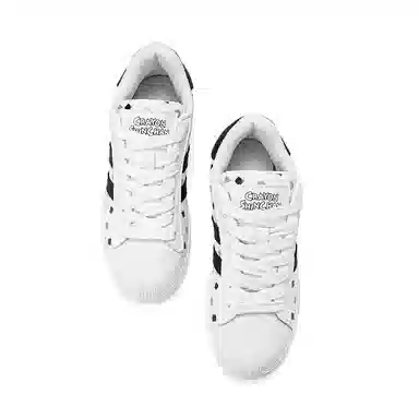 Crayon Shinchan Classic Retro Sneakers