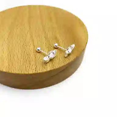 925