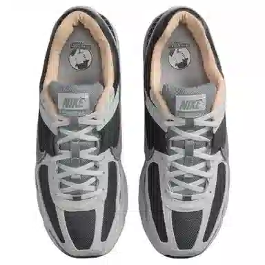 Nike Air Zoom Vomero 5