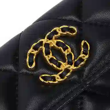CHANEL 19Bag Logo