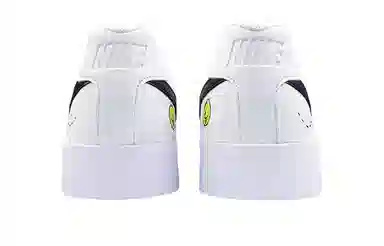 Nike Court Royale