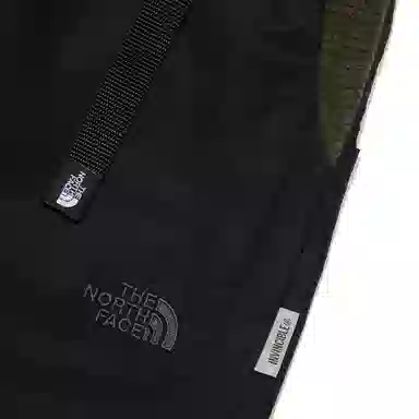 THE NORTH FACE INVINCIBLE Logo