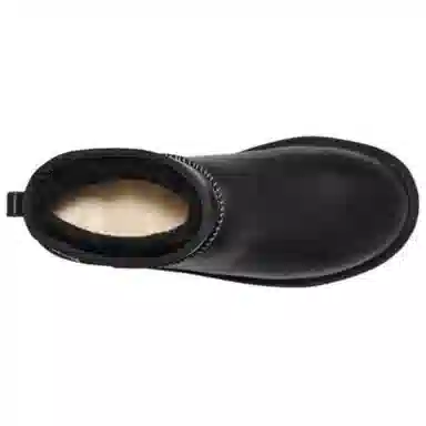 UGG