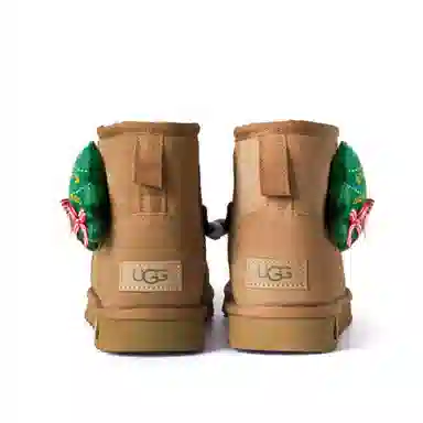 UGG 108