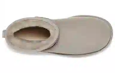 UGG