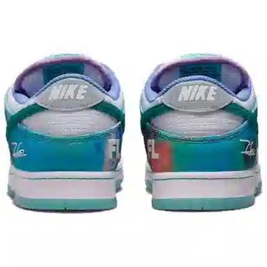 Futura Laboratories x Nike Dunk SB