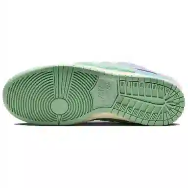 Verdy x Nike Dunk SB