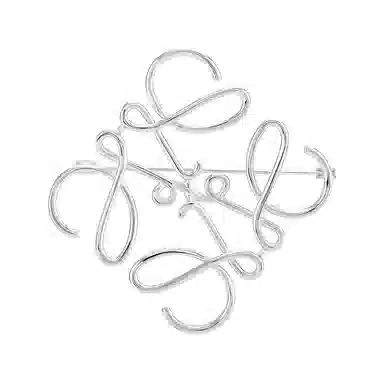 LOEWE Anagram