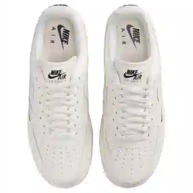 Nike Air Force 1 '07 ESS TRK3
