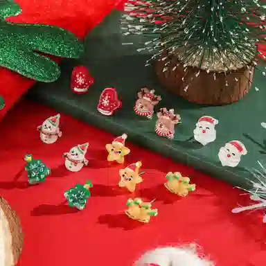 【圣诞限定】 迎百宝 氛围感四件套耳钉 圣诞树 麋鹿 圣诞老人设计感套装耳饰  实用百搭修饰脸型耳饰 男女同款情侣款
