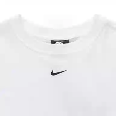 Nike Sportswear Essential T