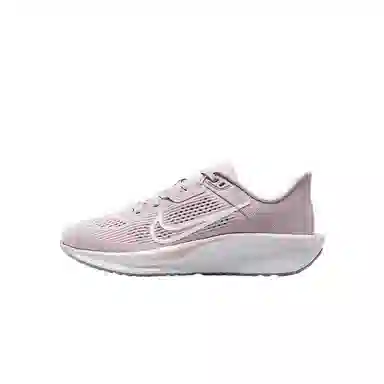 Nike Quest 6