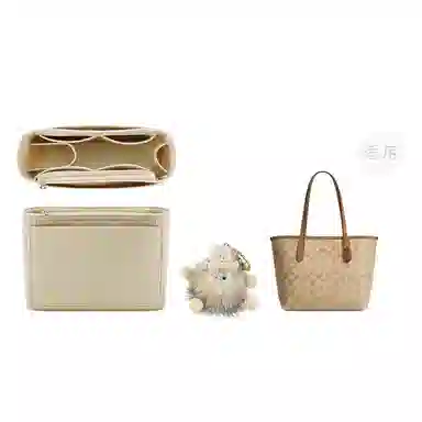 COACH City 23 Logo Tote