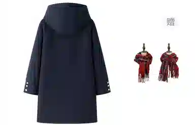 东鲸岁时记 休闲外套学院风徽章纯色连帽牛角扣直筒呢子加厚防寒夹棉大衣 女款