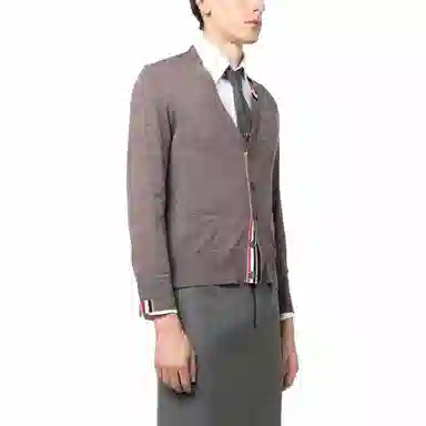 THOM BROWNE V
