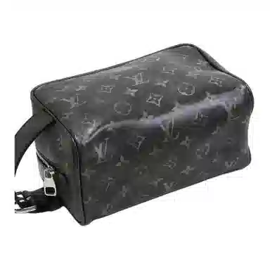 LOUIS VUITTON Dopp Kit