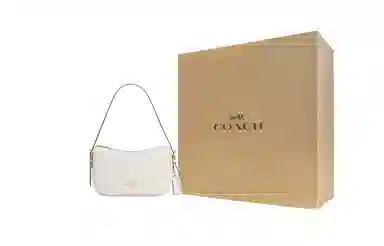 COACH Kailey 23 Chalk White