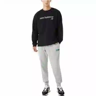 New Balance FW22 Crewneck Sweatshirt Black