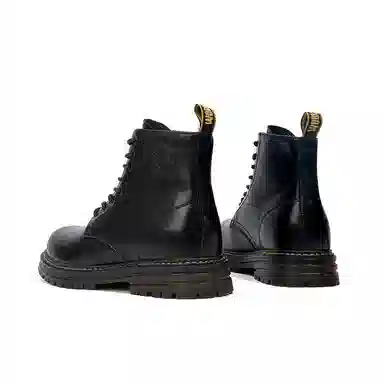 Lee Cooper