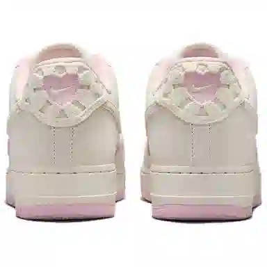 Nike Air Force 1 Low Valentines Day
