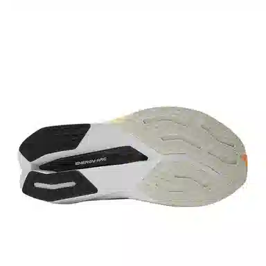 New Balance FuelCell SuperComp Trainer v3