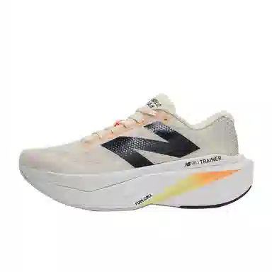 New Balance FuelCell SuperComp Trainer v3