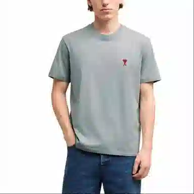 AMIPARIS Embroidered Heart Tee