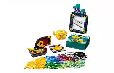 LEGO Hogwarts Desktop Set 41811