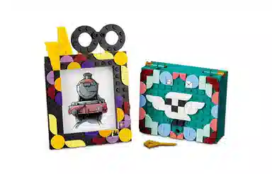 LEGO Hogwarts Desktop Set 41811