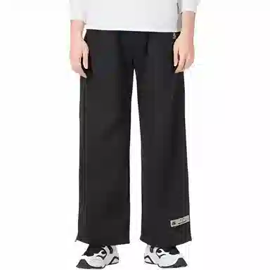 Skechers x Romantic Crown Logo