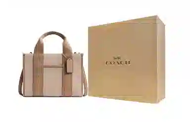 COACH Tote