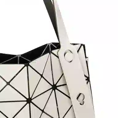 ISSEY MIYAKE CARAT