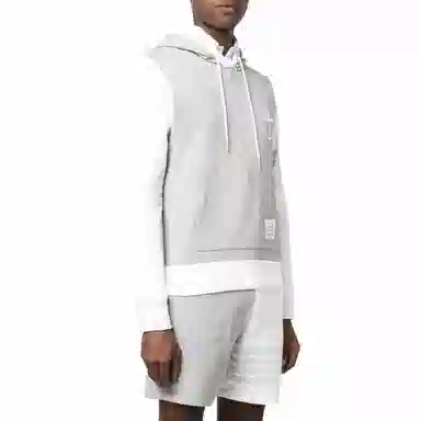 THOM BROWNE Logo
