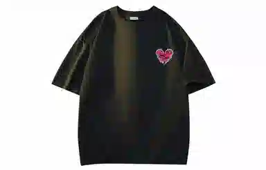 FONDLOOK Graffiti Heart Letter Tee Black