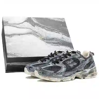 New Balance 530 Black Grey