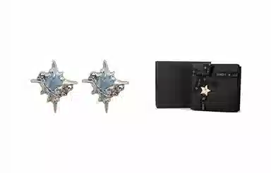 GUDS GAVE Four-Point Star Earrings