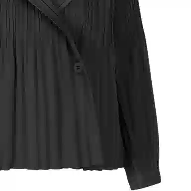 PLEATS PLEASE ISSEY MIYAKE