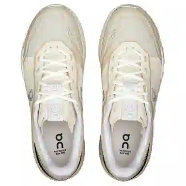 On THE ROGER Advantage Pro