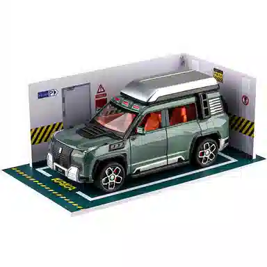 U8SUV124