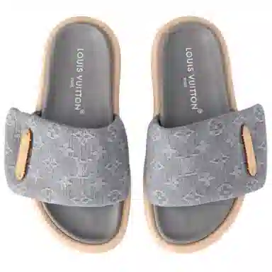 LOUIS VUITTON Pool Pillow Comfort