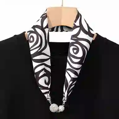 上海故事 百搭时尚磁扣气质多用吊坠锁骨链小领巾  丝巾 女款