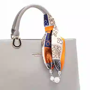 上海故事 百搭时尚磁扣气质多用吊坠锁骨链小领巾  丝巾 女款