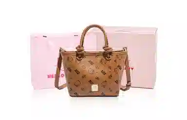 MESUCA x Sanrio kitty PU