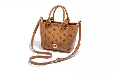 MESUCA x Sanrio kitty PU