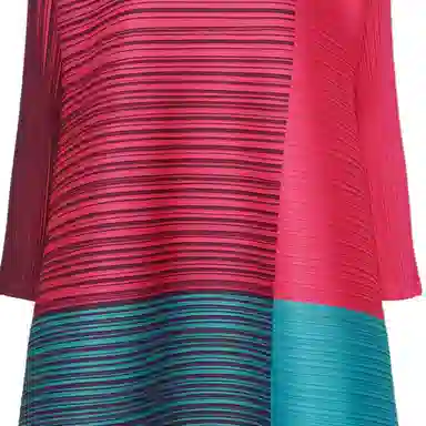 PLEATS PLEASE ISSEY MIYAKE