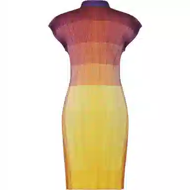 PLEATS PLEASE ISSEY MIYAKE