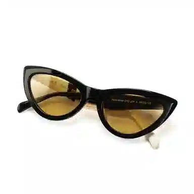 青雉作 欧美倒三角形墨镜 度假高级感熊猫黑白 偏光镜防紫外线 浅色大脸显脸小 板材镜架 猫眼 太阳眼镜 男女同款情侣款 灰色 茶色镜片